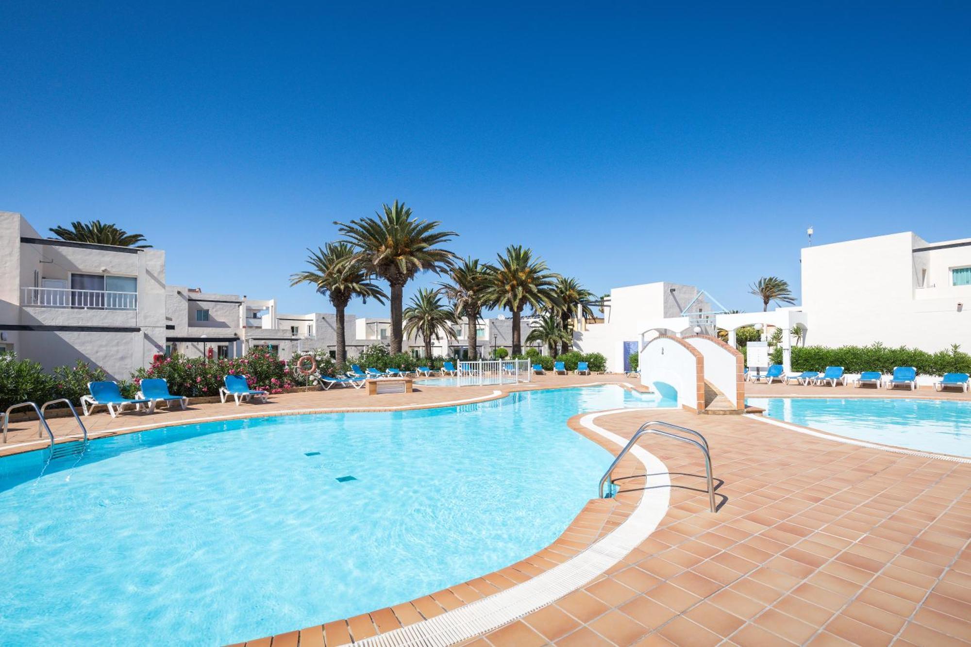 Home2Book Vibrant Apt Corralejo, Pool Exterior photo