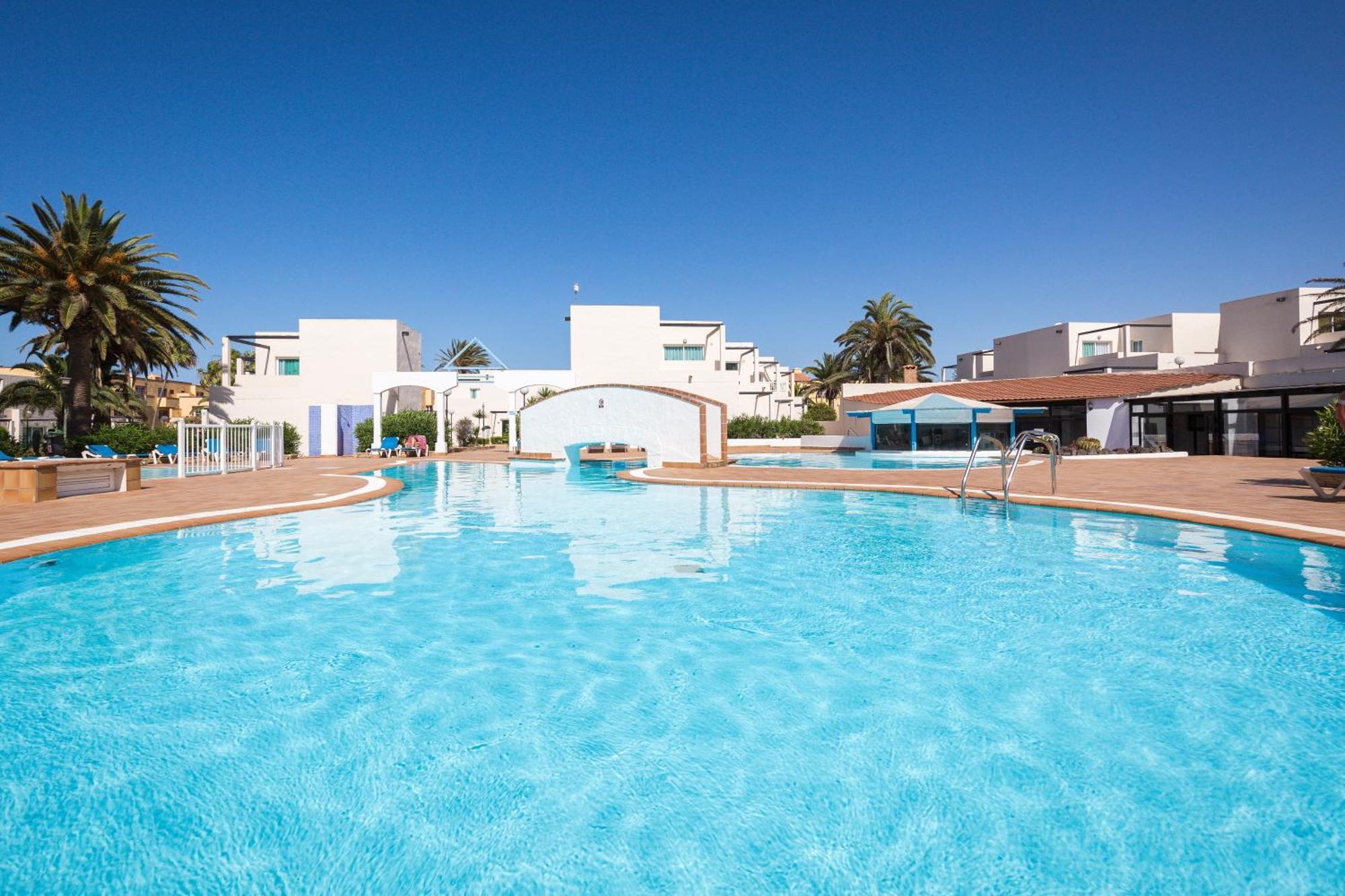 Home2Book Vibrant Apt Corralejo, Pool Exterior photo